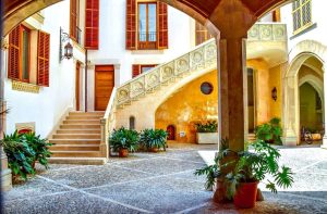 ¿Quieres saber qué es y en qué consiste el Mantenimiento de Propiedades? En este artículo te lo contamos. Property Care en Mallorca.
