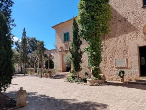 ¿Quieres saber qué incluye el mantenimiento preventivo de casas de lujo? En este artículo te lo contamos. Property Care en Mallorca.